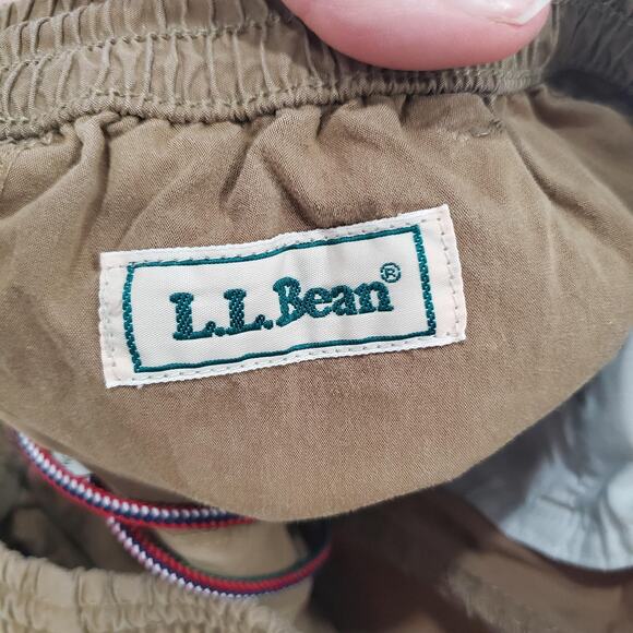 L.L.Bean Shorts Mens Medium Khaki Bellows Pocket Elastic Waist Cargo Hiking Y2K - Picture 3 of 8